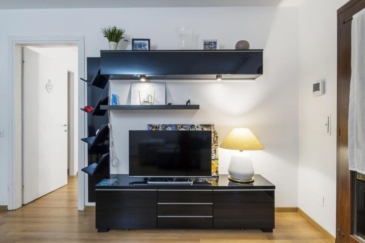 Cozy & Comfy Apt In Navigli Area Milaan Buitenkant foto