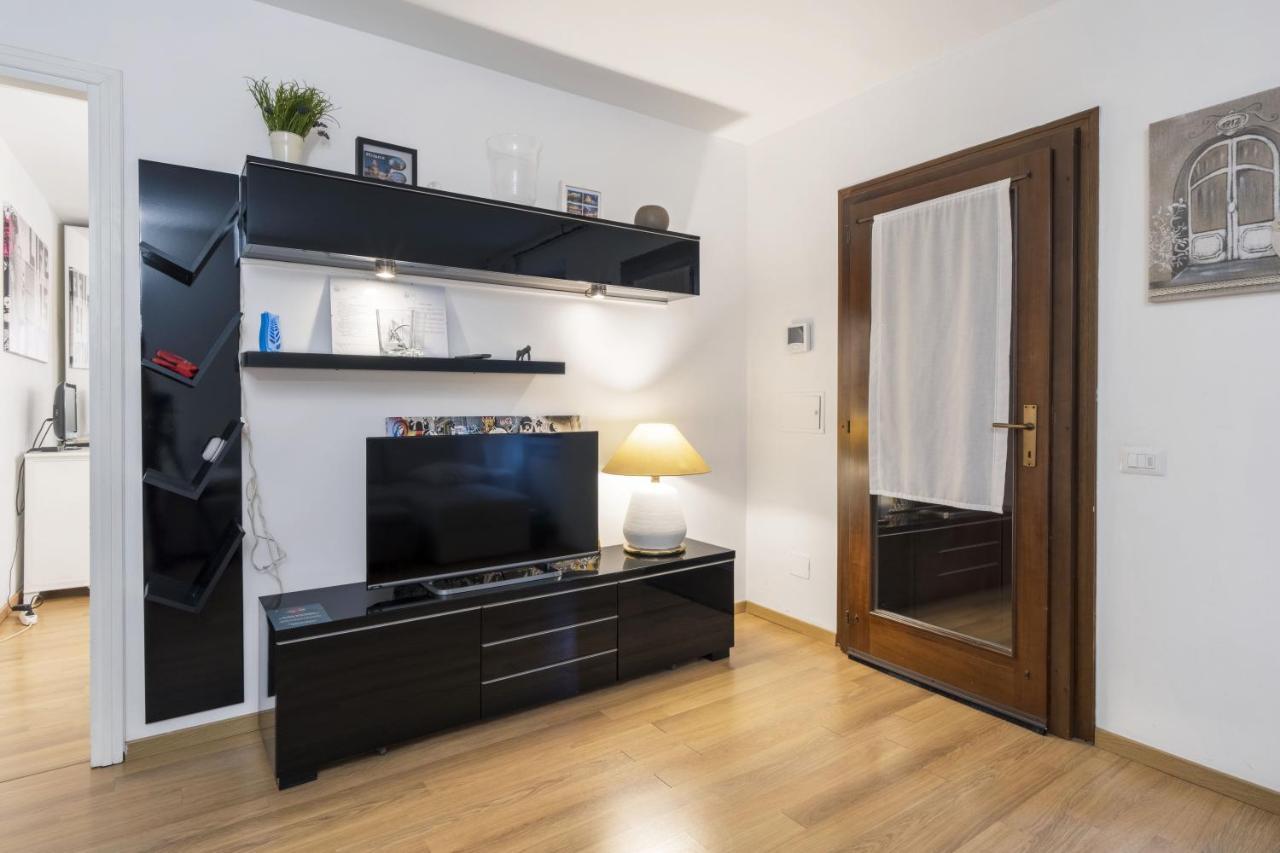 Cozy & Comfy Apt In Navigli Area Milaan Buitenkant foto
